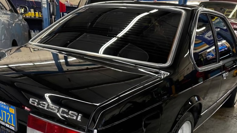1985 BMW 635CSi rear three-quarter image