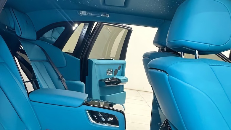 2025 Rolls-Royce Phantom Mansory back seat image