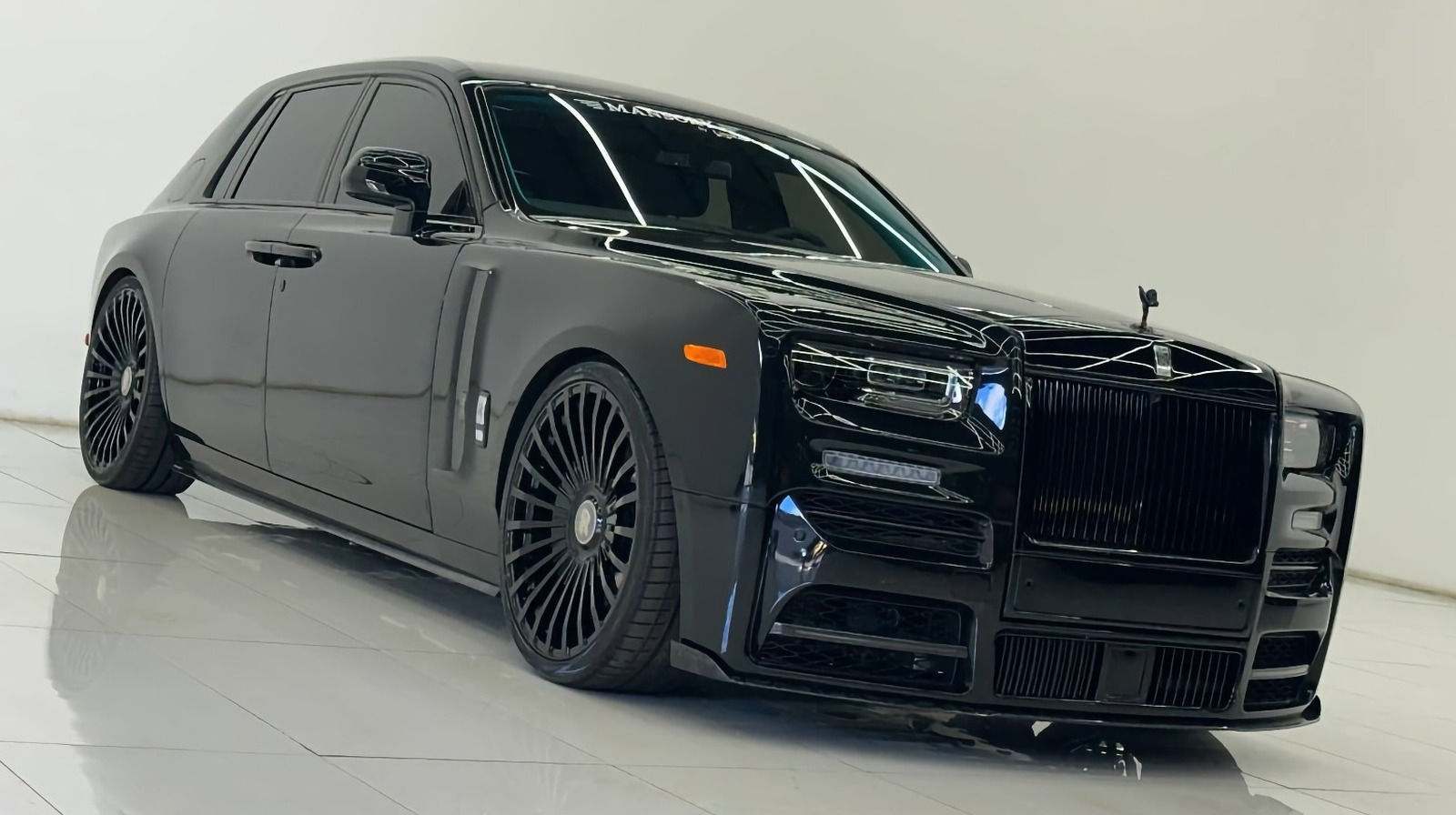 At $819,980, Is This 2025 Rolls-Royce Phantom Mansory A Trick Or A Treat? At $819,980, Is This 2025 Rolls-Royce Phantom Mansory A Trick Or A Treat?
