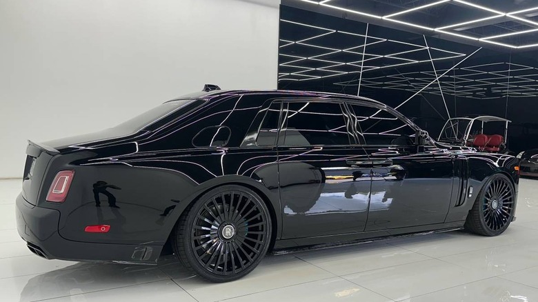 2025 Rolls-Royce Phantom Mansory side image