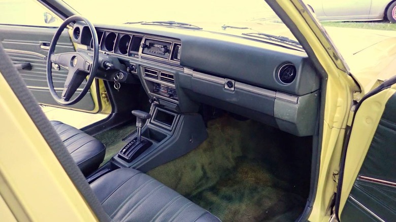 1978 Datsun 510 wagon interior image