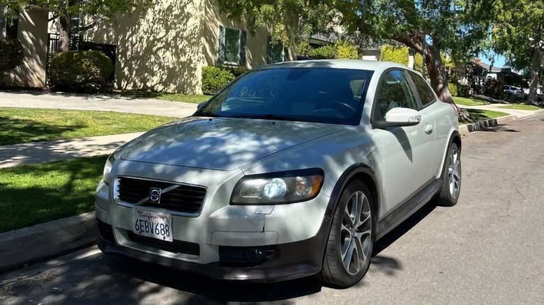 2008 Volvo C30 T5 front three-quarter image