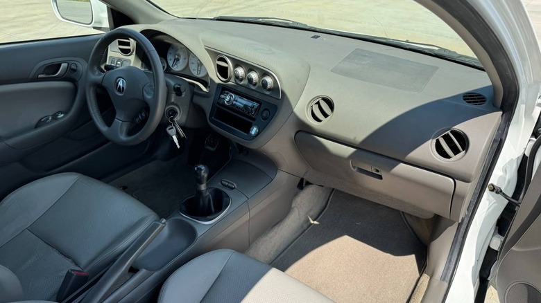 2004 Acura RSX dashboard image