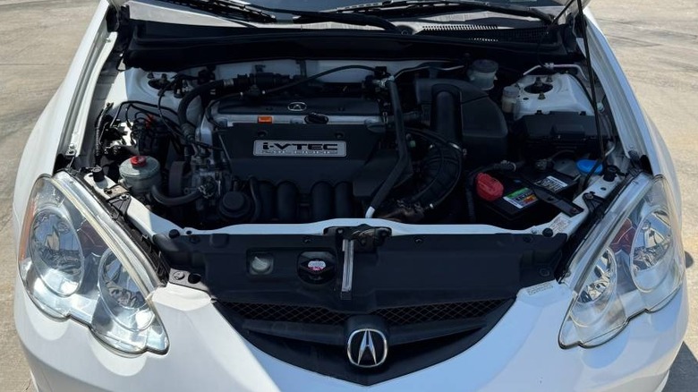 2004 Acura RSX engine compartment image