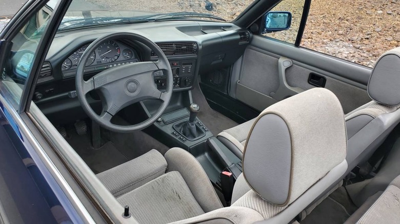 1992 BMW 318i convertible interior
