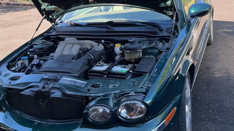 2006 Jaguar X-Type estate engine compartment image