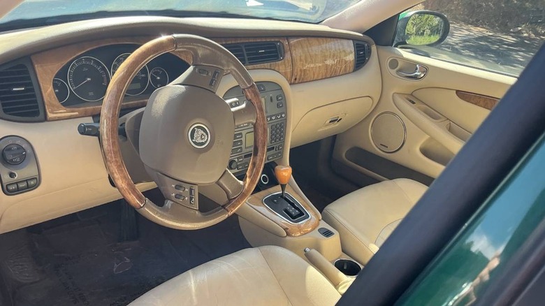 2006 Jaguar X-Type estate dashboard image