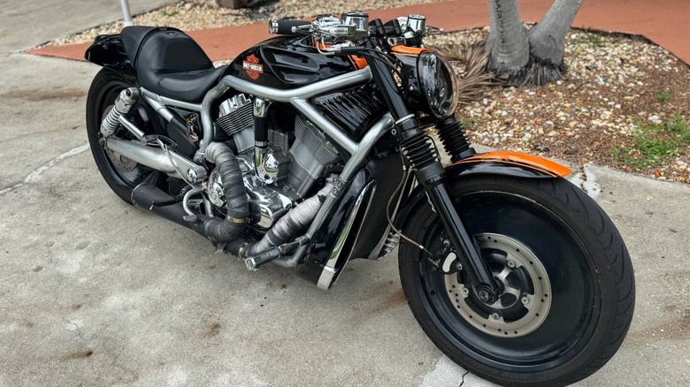 2004 Harley-Davidson V-ROD front image