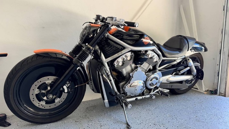 2004 Harley-Davidson V-ROD side image