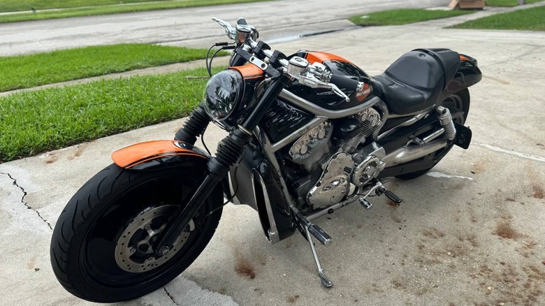 2004 Harley-Davidson V-ROD side image