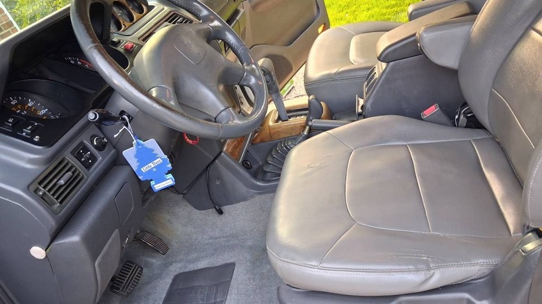 2000 Mitsubishi Montero Limited front seat and steering wheel