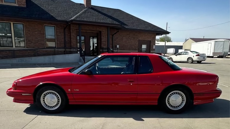 1990 Oldsmobile Troféo driver's side image