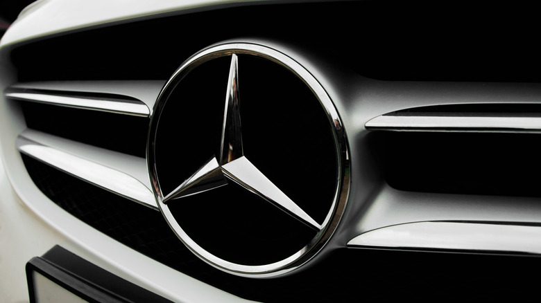 Mercedes-Benz logo
