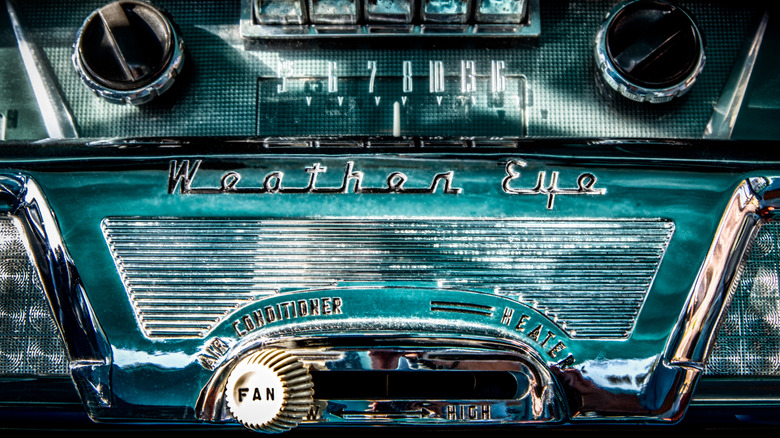The Weather Eye on the dashboard of a 1956 Nash Ambassador Custom 8.