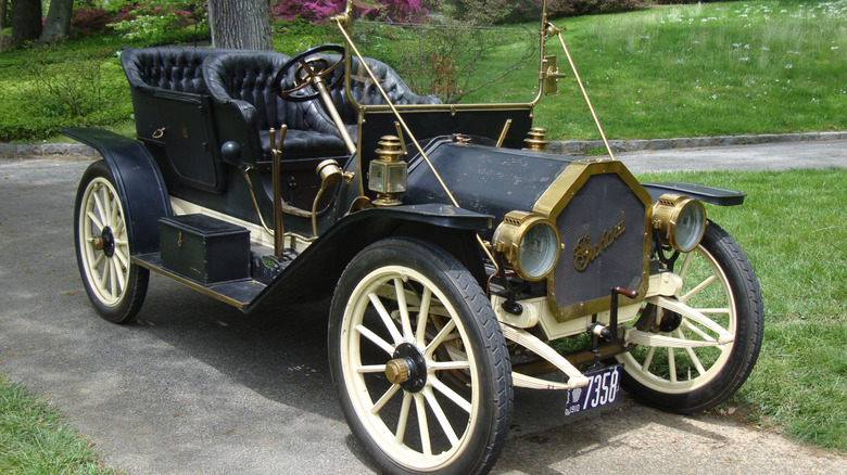 A uncommon 1910 Model H Pickard pinch acetylene headlights