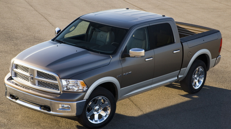 A gray 2009 Dodge Ram 1500 on pavement.