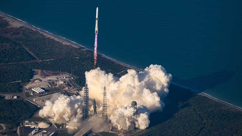 New Glenn at liftoff during the NG-2 mission. (November 13, 2025)