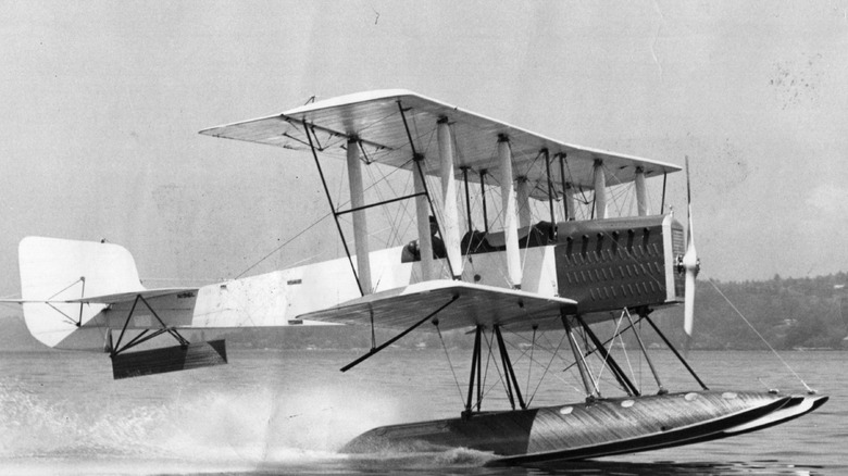 B&W seaplane, first plane produced by Boeing