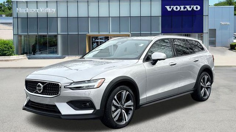 Silver Volvo V60 CC