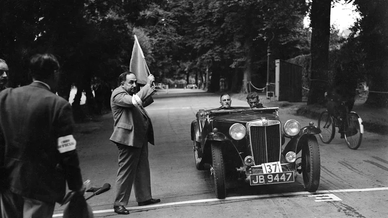 Police drivers still use Roadcraft today