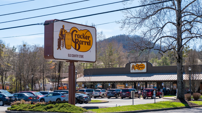 Cracker Barrel car park