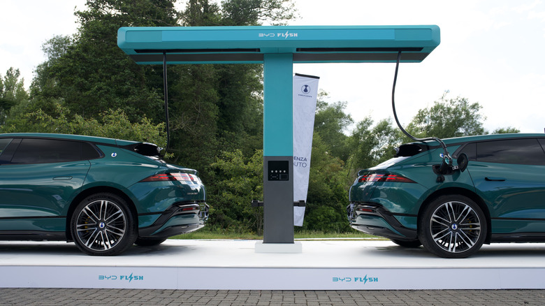 A demo of BYD's Flash Charging station.