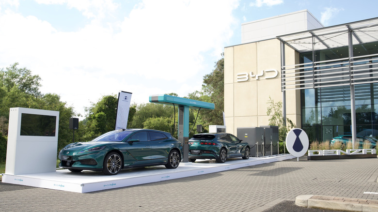 A demo of BYD's Flash Charging station.