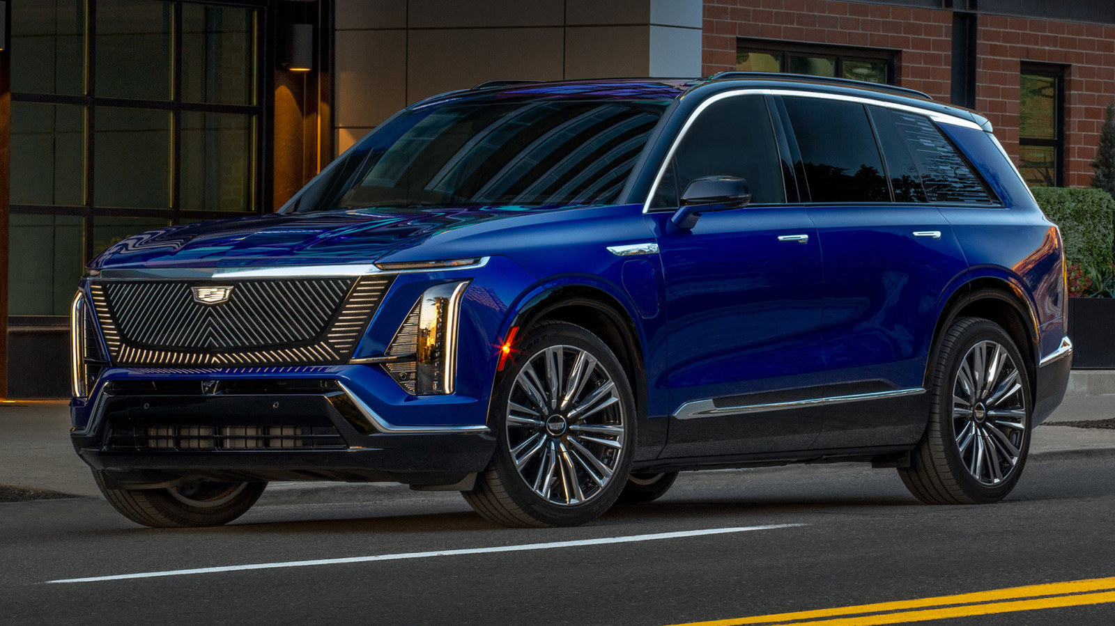 Cadillac wycofuje wszystkie Vistiq — wada składanego siedzenia może być śmiertelna