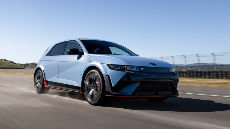 Hyundai Ioniq 5 N front 3/4