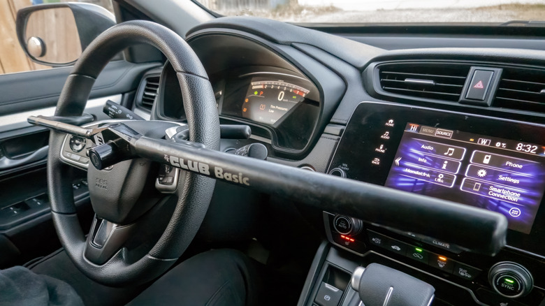 A steering wheel lock on a Honda CR-V.