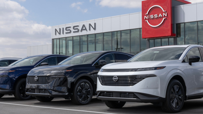 Nissan Murano display at a dealership.