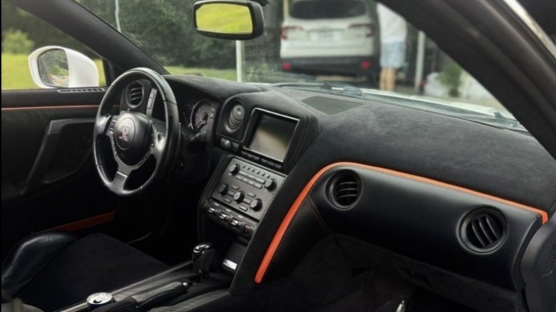 2009 Nissan GT-R front 3/4