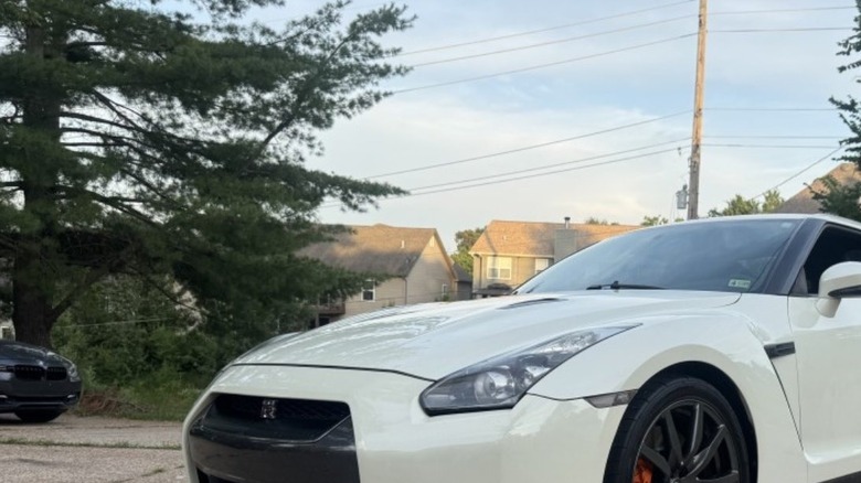 2009 Nissan GT-R front 3/4