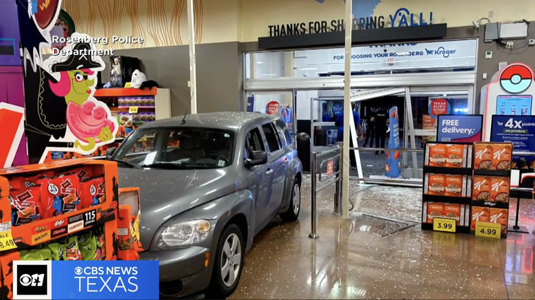 Driver crashes into closed Kroger outside Houston to use the restroom