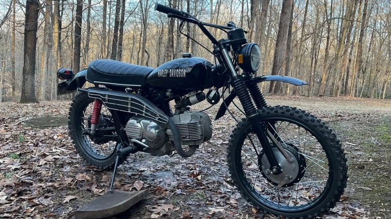A black Harley Davidson Sprint
