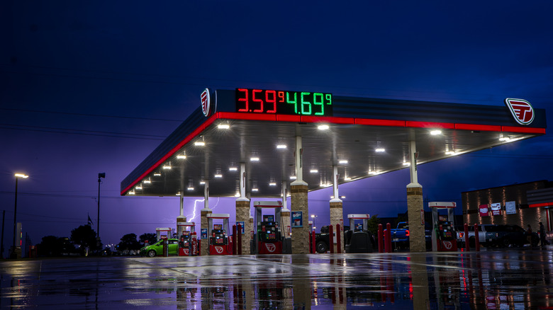 A lightning bolt strikes the night sky above a Toot'n Totum gas station and convenience store on June 6, 2026 in Amarillo, Texas.