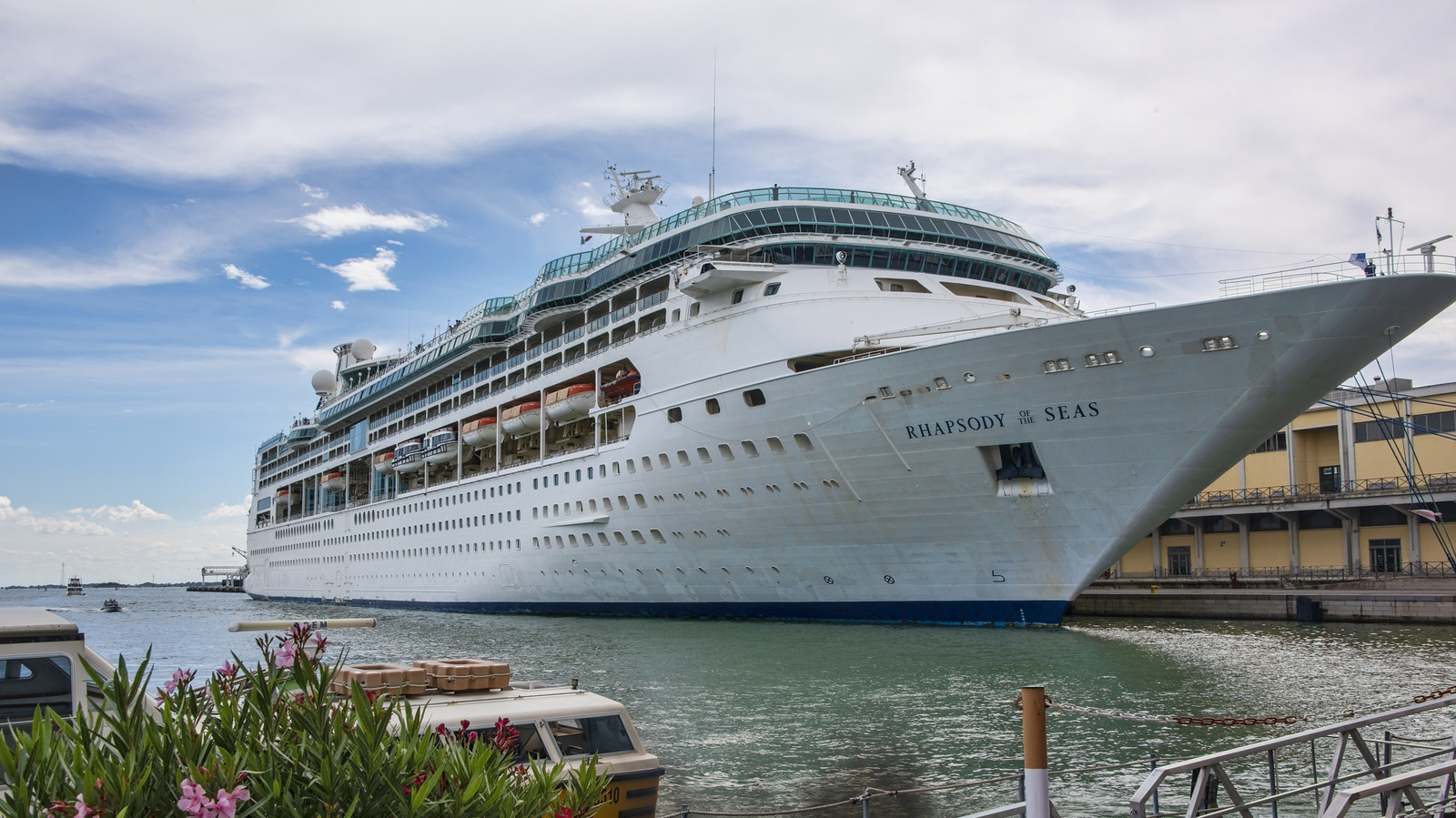 Cruise-Goer Jump Off Ship To Allegedly Avoid $16,000 Gambling Debt