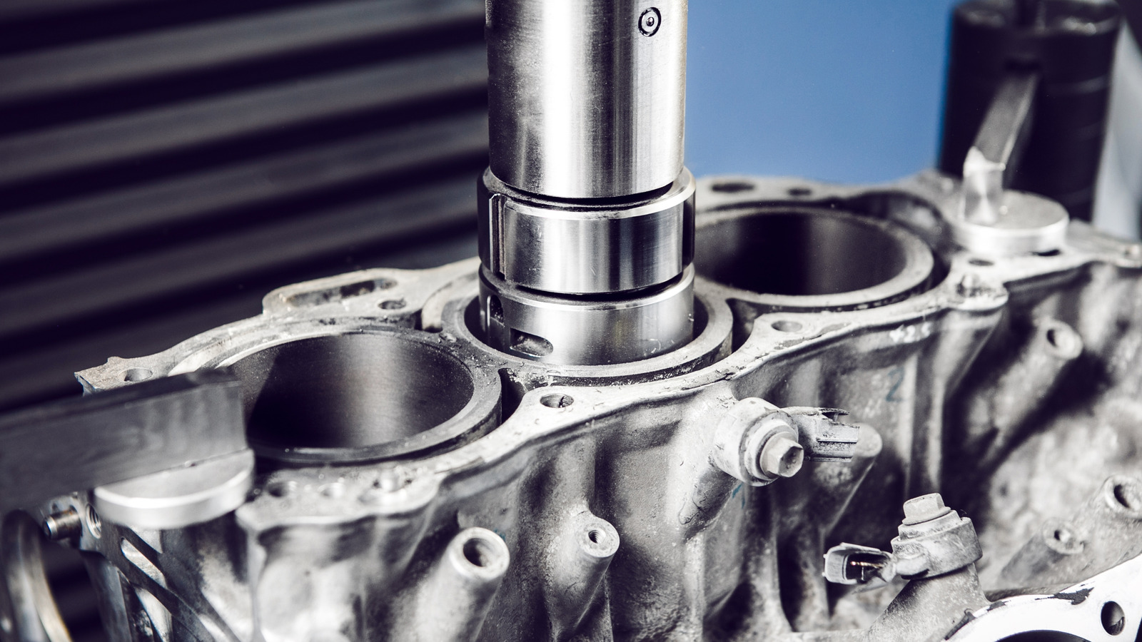 Cylinder Honing Vs Boring: The Difference And Why It Matters