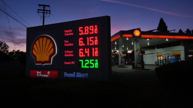 High gas prices at a Shell station in Rancho Cordova, CA in 2026