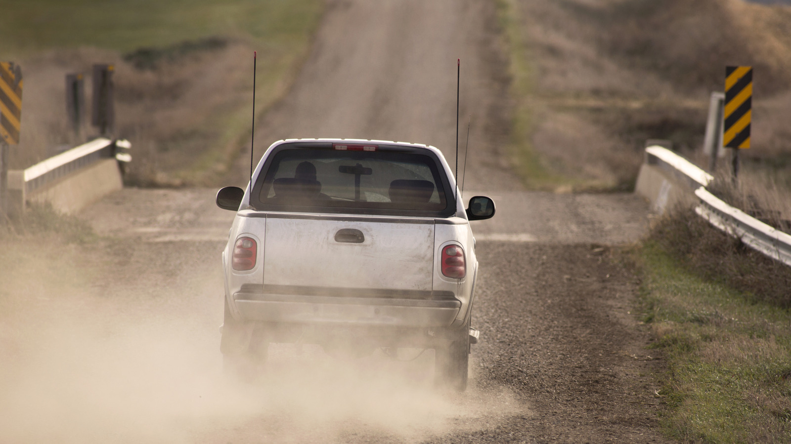 Dirt Road Speed Limits: A Necessity for Safety