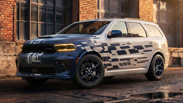 Front 3/4 view of the Dodge Durango Smokescreen concept