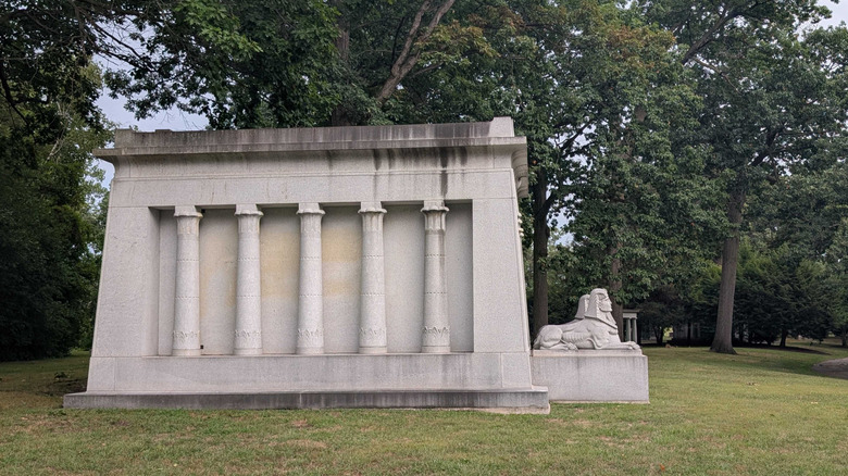 sideview of the Dodge mausoleum in Woodlawn cemetery in Detroit