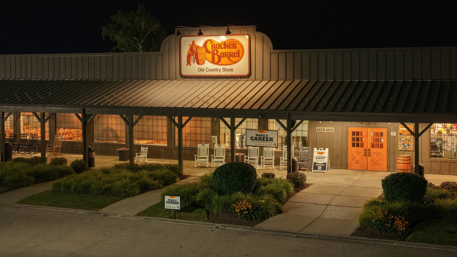 Does Cracker Barrel Still Let You Park Your RV Overnight?