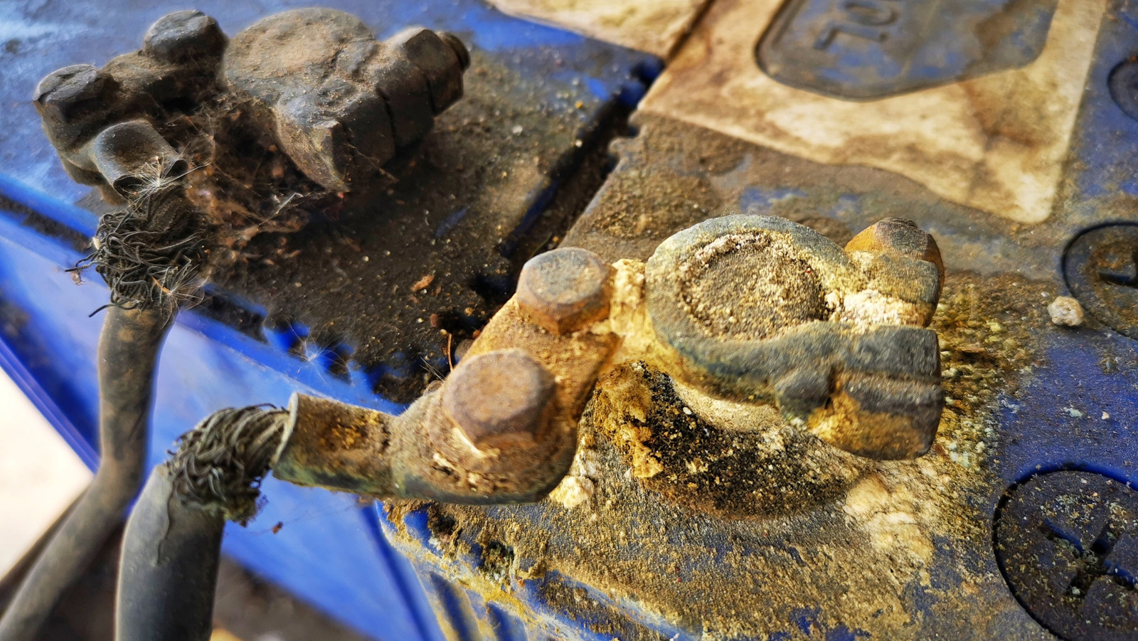 Don't Use Soda To Remove Corrosion From Your Battery Terminals – Do This Instead