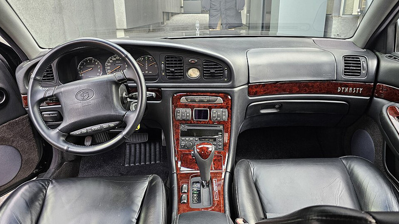 A Hyundai Dynasty interior as seen from between the front seats.