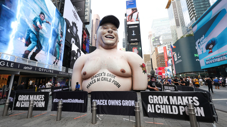 NEW YORK, NEW YORK - JUNE 11: An inflatable statue with the likeness of Elon Musk in Times Square ahead of SpaceX's initial public offering (IPO) on June 11, 2026 in New York City. (Photo by Kevin Mazur/Getty Images)