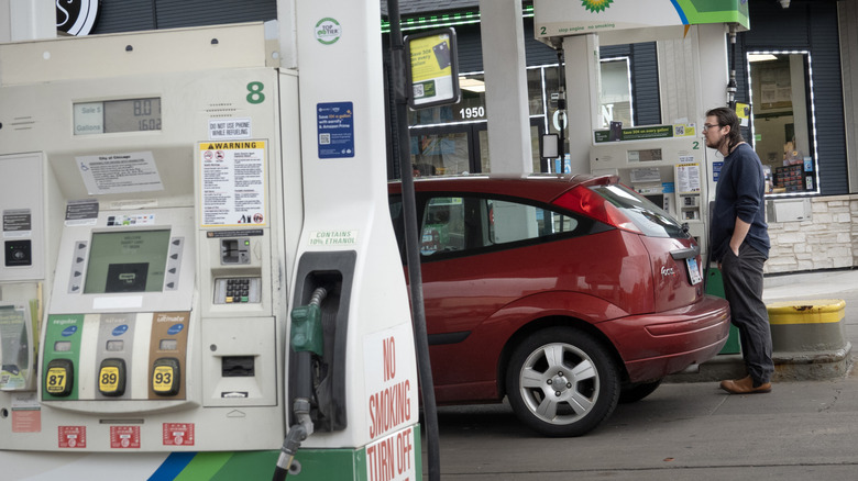 A motorist purchases gasoline at a BP station on April 29, 2026 in Chicago, Illinois.
