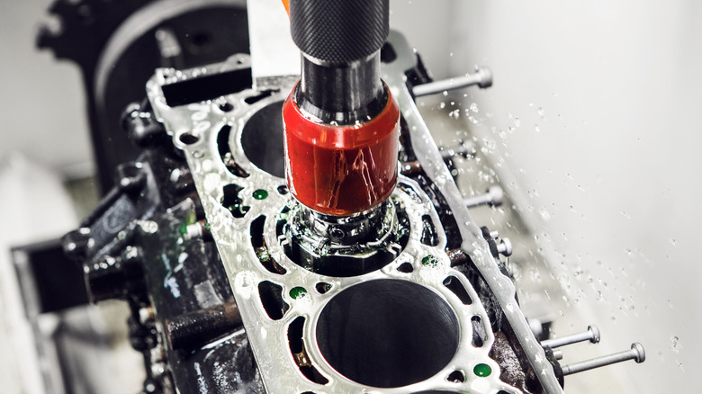 Engine cylinder honing on a CNC machine