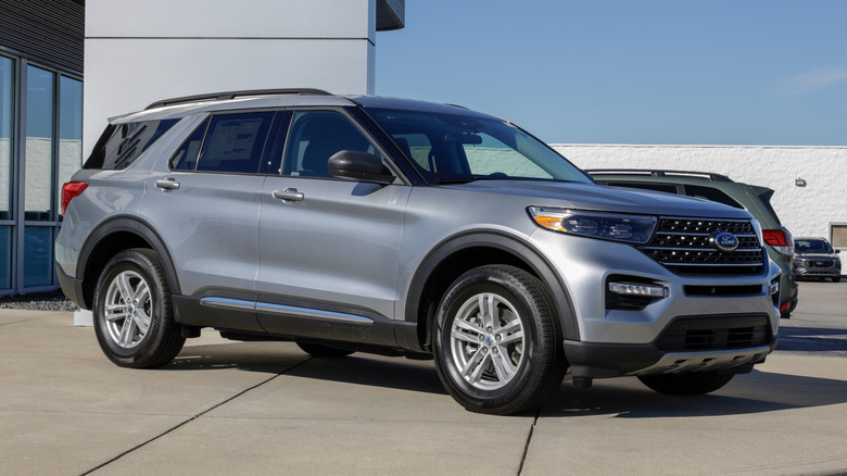 Ford Explorer XLT display at a dealership.