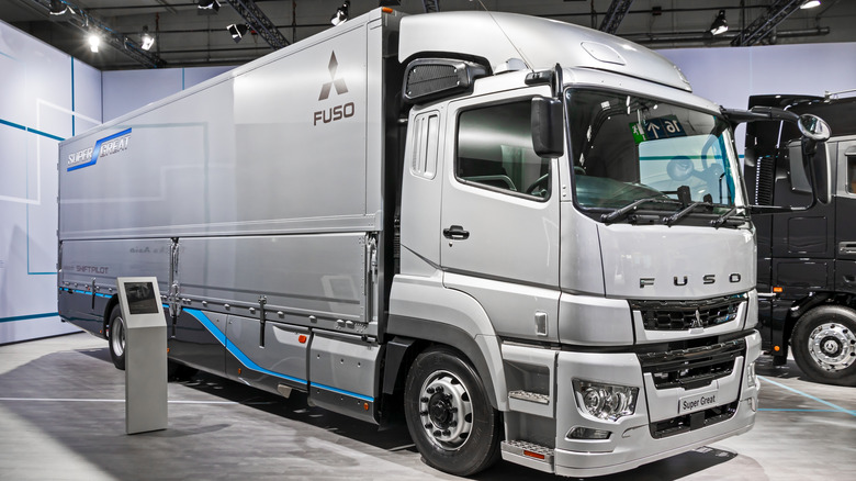 3/4 changeable of a Mitsubishi Fuso Super Great